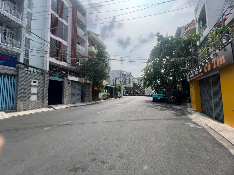 Bán nhà hẻm xe tải sát Q1
Ngang 3.95 x15.5 m