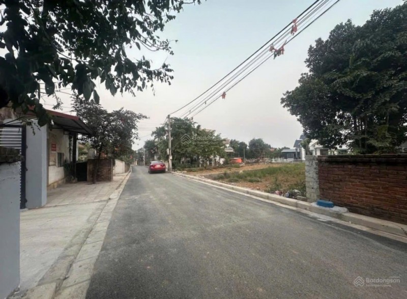 Bán đất Phú Cát, Hòa Lạc 100m2 full thổ cư đường ô tô tránh