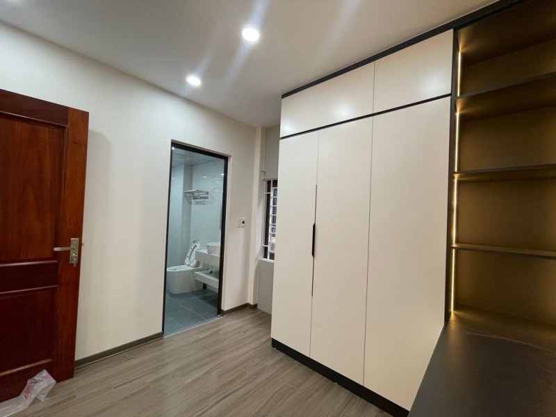 Bán nhà đẹp Dân xây Ngọc Lâm- sát phố dòng tiền khủng- 56m 5 tầng nhỉnh 11 tỷ