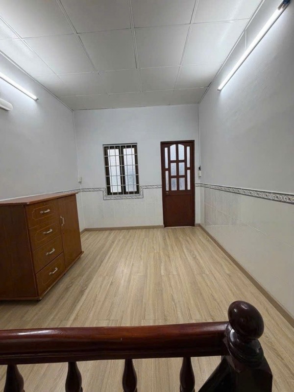 Bán nhà Đường Đoàn Văn Bơ, Phường 13, Quận 4, Hồ Chí Minh.