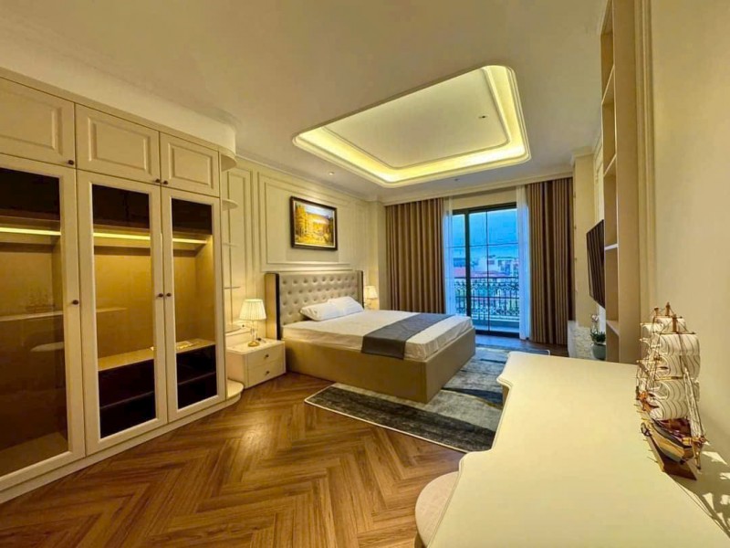 Đẩng cấp Mặt phố Hoàng Như Tiếp,85M,8 tầng,KD dòng tiền,ô tô tránh,vỉa hè,hơn 40 tỷ