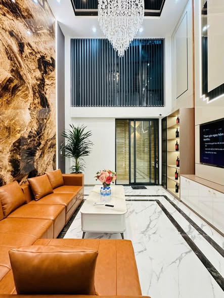 NHÀ 5 TẦNG LUNG LINH FULL NỘI THÂT XỊN XÒ - CÓ Ô CHỠ THANG MÁY