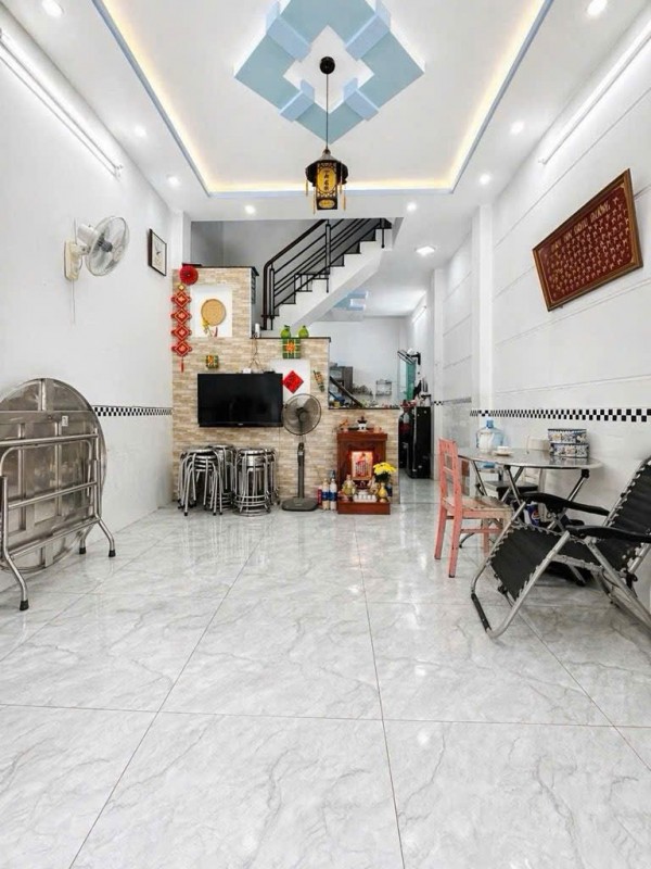 Bán nhà Lê Văn Qưới - 4 tầng - HXH 6M - ngay ngã tư bốn xã - 5.9 tỷ (tl)