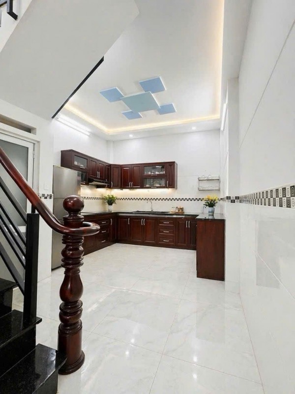 Bán nhà Lê Văn Qưới - 4 tầng - HXH 6M - ngay ngã tư bốn xã - 5.9 tỷ (tl)