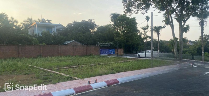 Bán đất view hồ Vai Réo, full cư 104.3m2, MT 5.65m, giá 50 triệu/m2