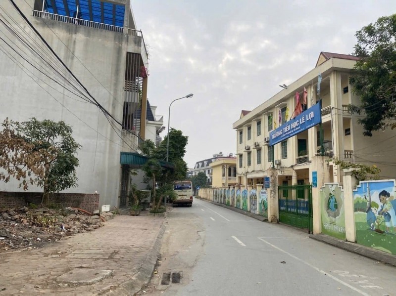 SỐC QUÁ 1 LÔ  PHÚ CÁT CŨ THÔN 7 ĐỐI DIỆN TÁI ĐỊNH CƯ VAI RÉO