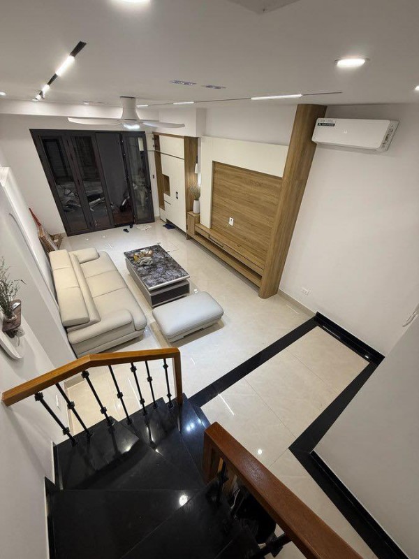 NHÀ NGỌC THỤY, GẦN TRƯỜNG CẠNH PHỐ 36M2 7 TẦNG XÂY ĐỘC LẬP - NHỈNH 10.X TỶ