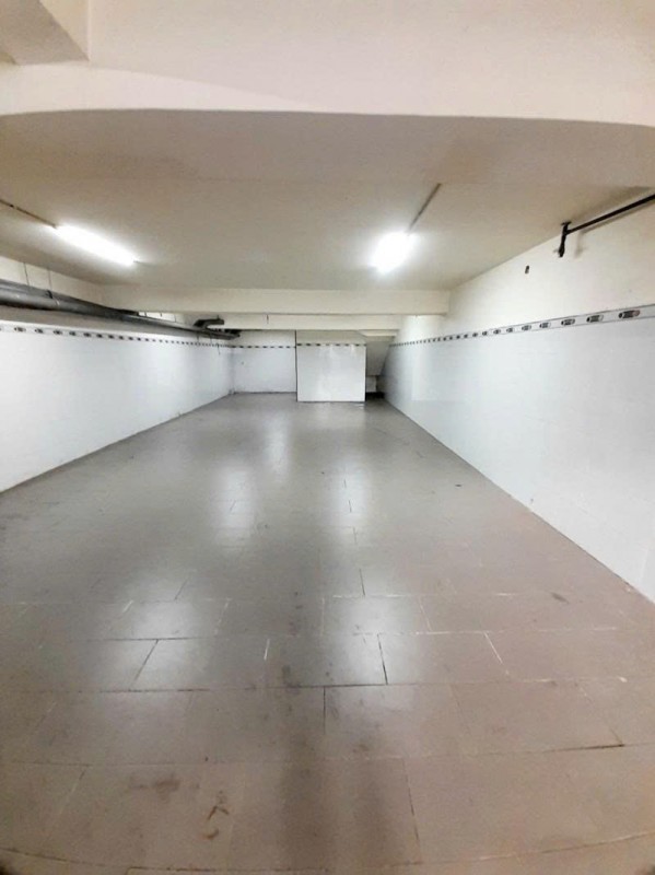 Bán nhà Mặt tiền Hiệp Bình, gần Vạn Phúc City, QL13, 6,5x28m, 6 Tầng - có Hầm, chỉ 35 Tỷ.