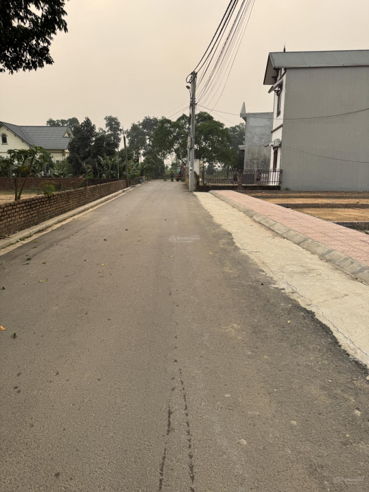 Cách đại học quốc gia 600 m giá hơn 50 tr/m2