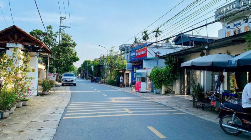 Bán gấp 110m2 full thổ cư có 2 mặt tiền gần sát các trường đại học tại Hoà Lạc