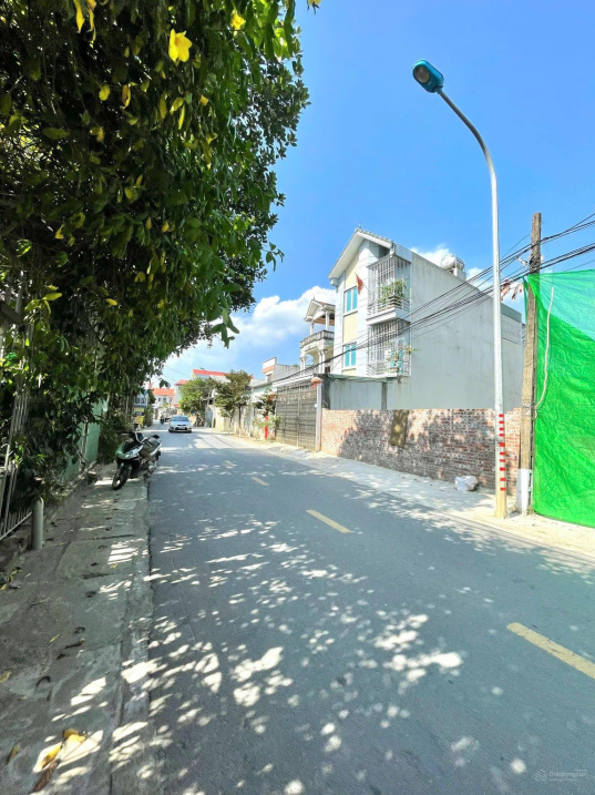 Cơ hội duy nhất sở hữu lô đất 100m2 gần Phú Cát, khu vực trung tâm Hòa Lạc. Phù hợp xây trọ, đầu tư