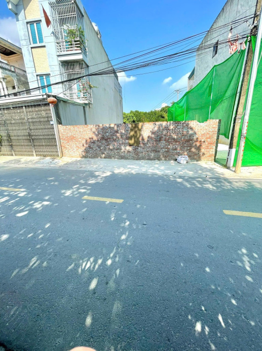 Cơ hội duy nhất sở hữu lô đất 100m2 gần Phú Cát, khu vực trung tâm Hòa Lạc. Phù hợp xây trọ, đầu tư