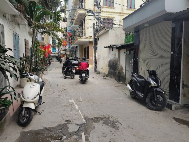 Bán đất tặng nhà Nguyễn Sơn- Sát phố- Ô tô tải- 100m mặt tiền rộng nhỉnh 22 tỷ(TL)