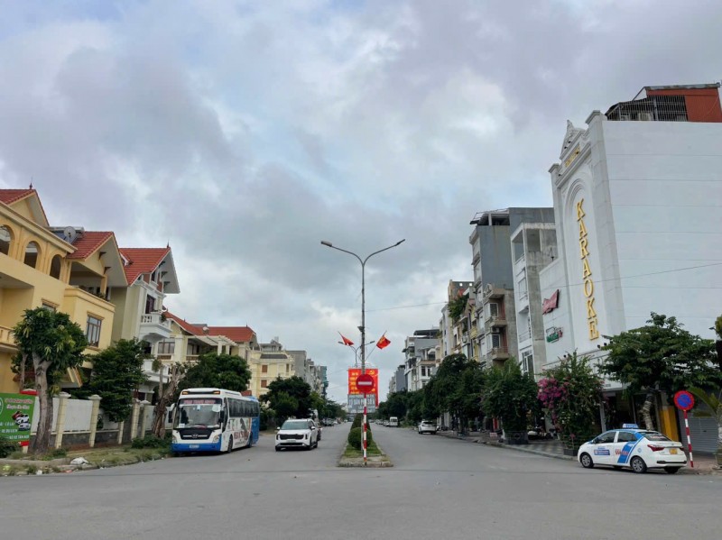 CHUYỂN NHƯỢNG ĐẤT MẶT ĐƯỜNG ĐÔI LÊ HỒNG PHONG – LÔ 27 – VỈA HÈ 5M – GIÁ 7,68 TỶ