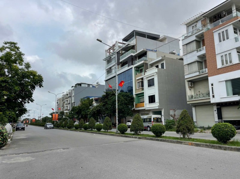 CHUYỂN NHƯỢNG ĐẤT MẶT ĐƯỜNG ĐÔI LÊ HỒNG PHONG – LÔ 27 – VỈA HÈ 5M – GIÁ 7,68 TỶ