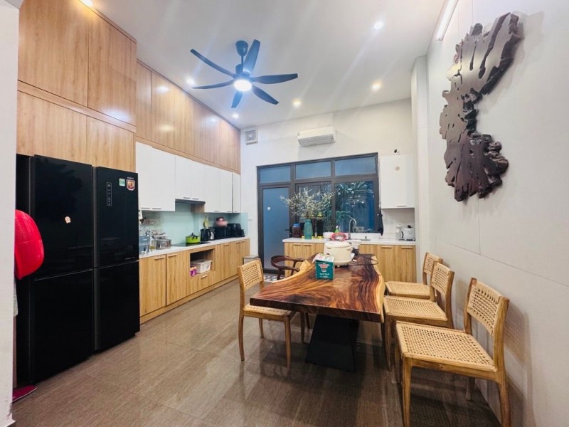 Bán nhà đẹp Ngô Gia Tự -Dân xây- oto cực gần - siêu tiện ích-- 70m 4 tầng- nhỉnh 11 tỷ(TL)