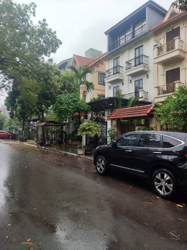 BÁN BIỆT THỰ THÔ VIỆT HƯNG 160M2 - MT 8.8M - HÀNG XÓM QUAN CHỨC- 4X TỶ