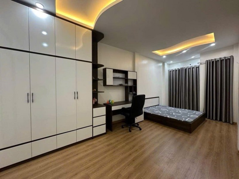 Hiếm đẹp! Bán nhà mặt phố Thụy Khuê, 70m2, 7 tầng thang máy, mặt tiền 4.2m, giá 41.5 tỉ, vỉa hè, KD