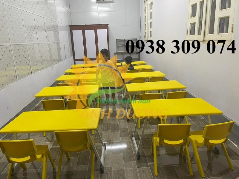 Bàn ghế nhựa mầm non, bàn ghế gỗ gấp gọn cho bé mầm non