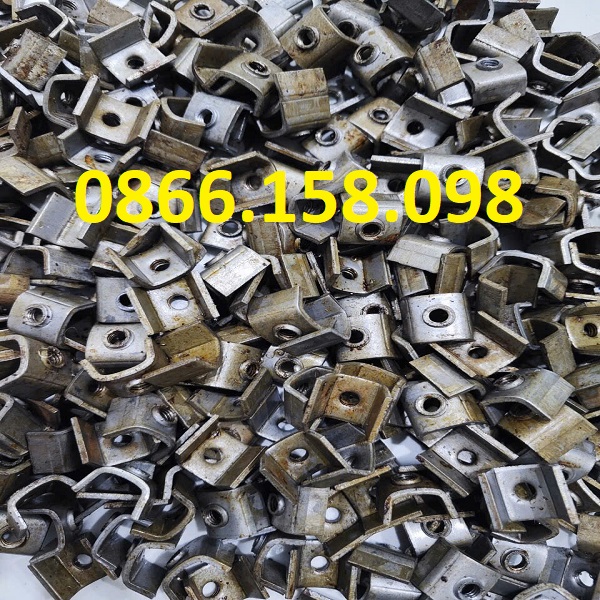 Pát sắt chữ U 1 lỗ giá lẻ rẻ như bán buôn