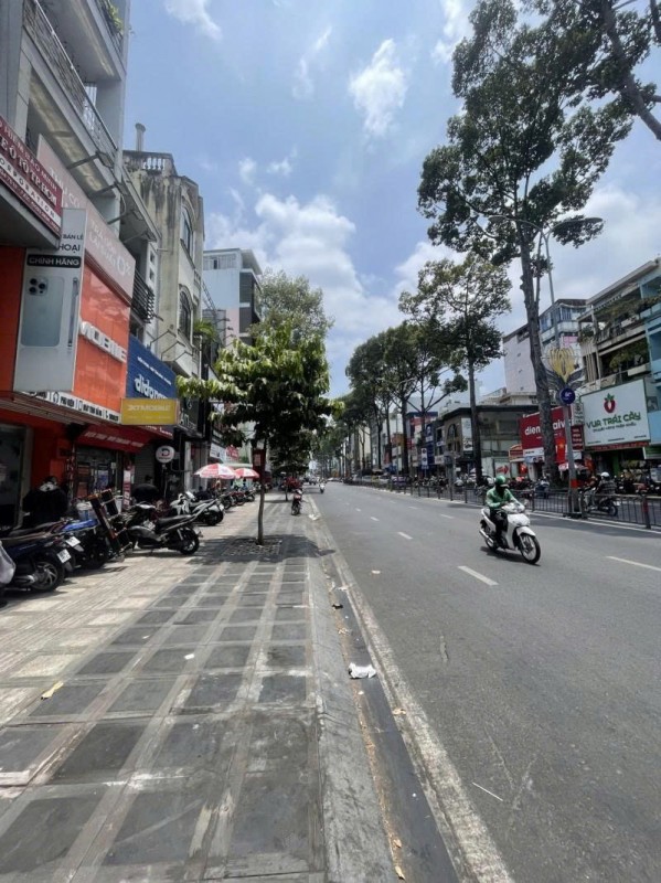 Bán nhà Mặt tiền Ba Tháng Hai, gần nga tư Lê Hồng Phong, 4x24m, 2 tầng, 1 đời chủ, 47 Tỷ.