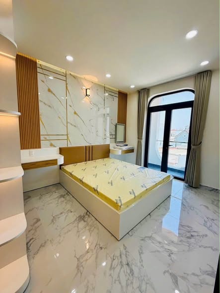 B.Á.N NHÀ MỚI XÂY - 1 TRỆT 2 LẦU + TUM THANG - NGANG 6.4m - GIÁ 6.49TỶ