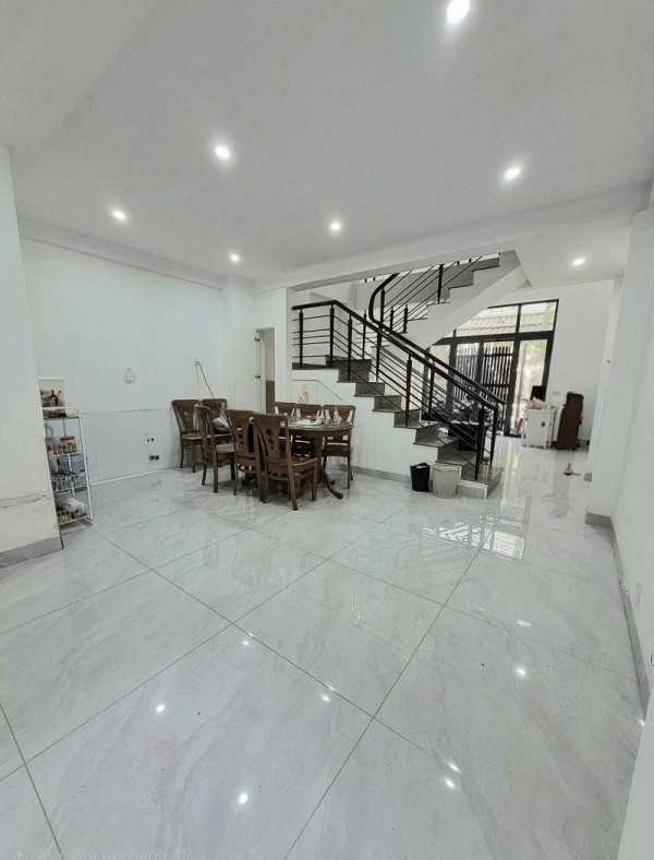 Bán nhà Hẻm 8m  Nguyễn Cửu Đàm - ngay Tân Sơn Nhì, 5x13m, 5 Tầng - 5PN, chỉ 9,7 tỷ.