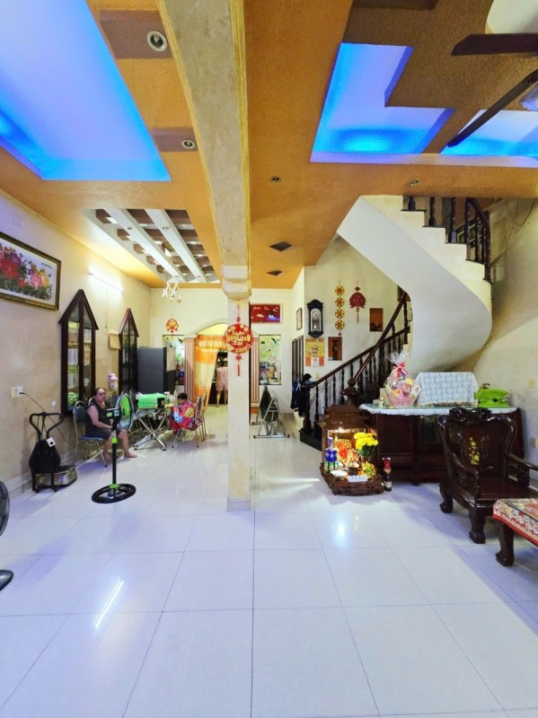 Bán nhà đường Nguyễn Duy Trinh, Phường Long Trường,  Q9, Thủ Đức, TP HCM. DT 154m2,  3 tầng, sổ