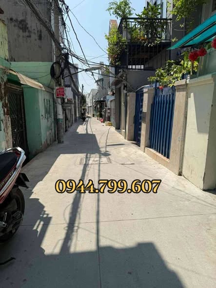 HOT - CHÍNH CHỦ BÁN ĐẤT TẶNG NHÀ 3 TẦNG 105M2 NGANG TO 8M BỀ THẾ CHỈ 5 TỶ