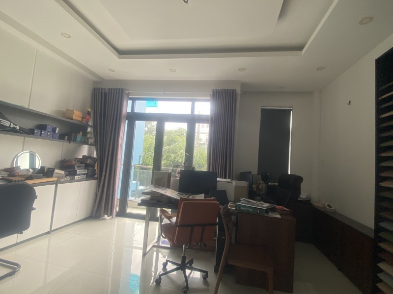 Bán nhà đường số 12, Hiệp Bình Chánh, Thủ Đức, TP HCM. DT 60m2, 4 tầng, sổ hồng. Giá 9.2 tỷ.