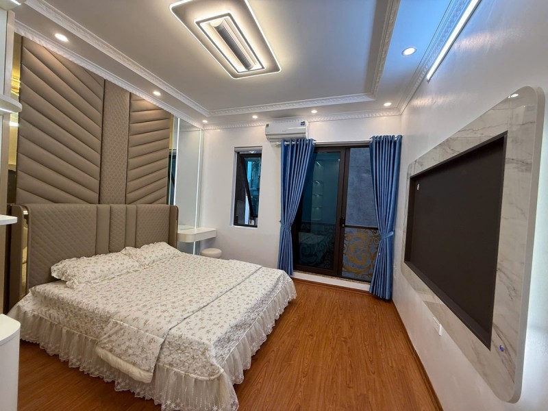 SIÊU PHẨM VÍP ĐỐNG ĐA - 6 TẦNG THANG MÁY - PHUN NỘI THẬT CAO CẤP - SÁCH VALI ĐẾN Ơ.
