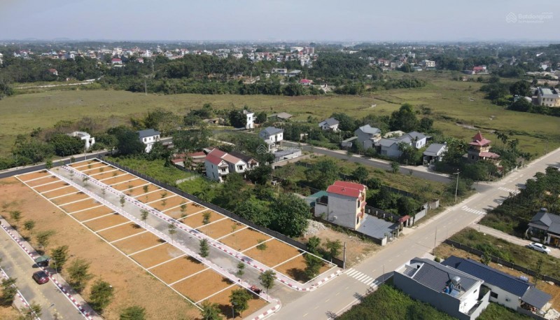 Vị trí vàng lô đất 100m2 gần Hạ Bằng, khu vực trung tâm Hòa Lạc. Phù hợp xây trọ, đầu tư sinh lời,