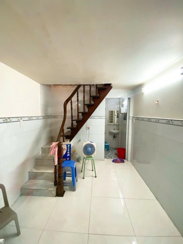 Nhà mặt tiền Tôn đản quận 4,cách chợ cầu cống vài bước chân giá mềm 5 tỷ 8