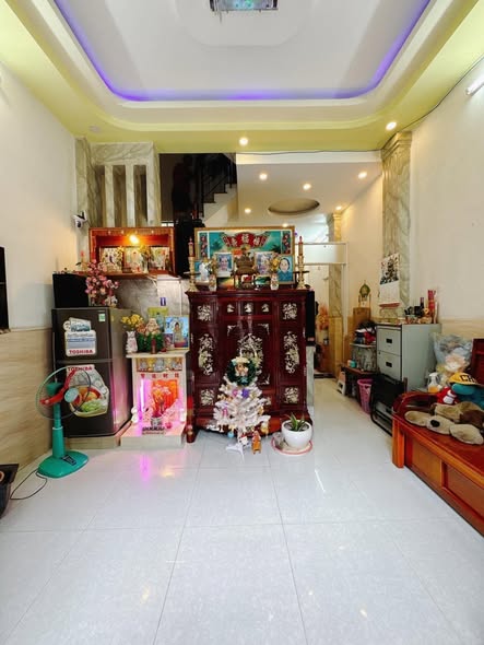 CHỦ CẦN BÁN CĂN NHÀ - ĐƯỜNG KHÁNH HỘI - ĐỂ ĐỊNH CƯ NƯỚC NGOÀI - TẶNG LẠI TOÀN BỘ NỘI THẤT - GIÁ HƠN