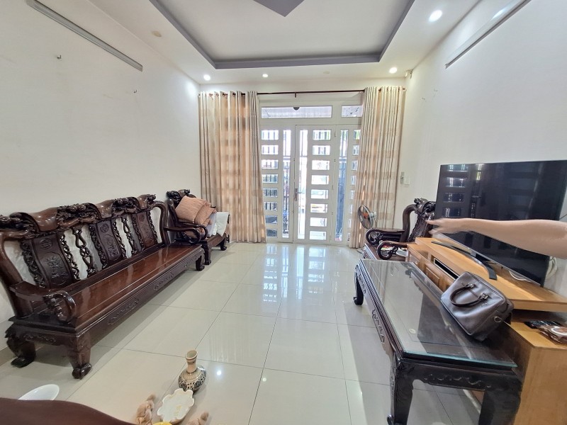 Bán nhà đường Đỗ Xuân Hợp, Phước Long B, Q9, Thủ Đức, TP HCM. DT  56m2, 4 tầng, sổ hồng. Giá 7.4 tỷ