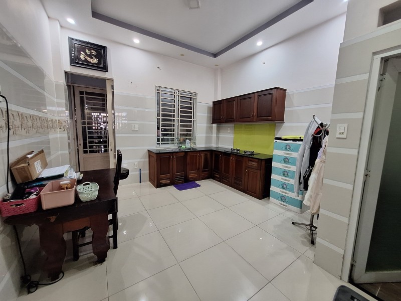 Bán nhà đường Đỗ Xuân Hợp, Phước Long B, Q9, Thủ Đức, TP HCM. DT  56m2, 4 tầng, sổ hồng. Giá 7.4 tỷ