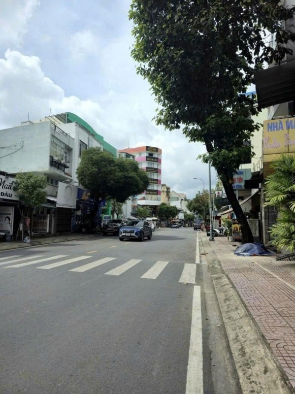 Bán nhà Mặt tiền Gò Dầu - gần Tân Quý, 500m qua AEon, 4,5x17,5m - 3 Tầng - 4PN, hạ 10,7 tỷ