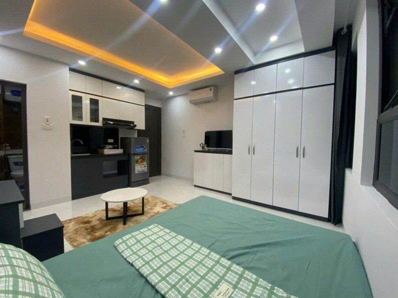 NHÀ 50M² THANG MÁY QUANH CỔ NHUẾ ĐÃ 14–17 TỶ.
Nên căn này 83m² mà chỉ 16.5 tỷ khá đáng chú ý.