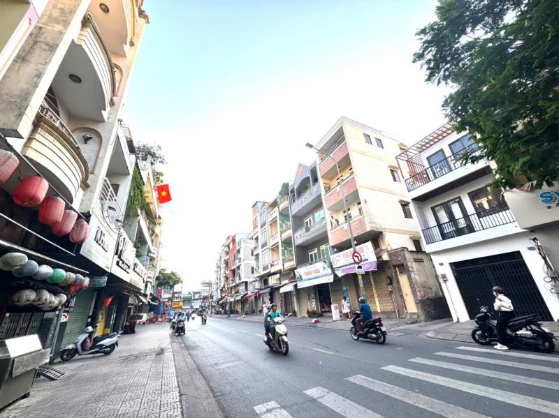 HIẾM- BÁN NHÀ 2 MẶT TIỀN KD Đ.CÁCH MẠNG THÁNG 8 & ĐỖ THỊ LỜI, QUẬN 3 - DT ĐẸP 4M*16M VUÔNG VỨC- CHỈ