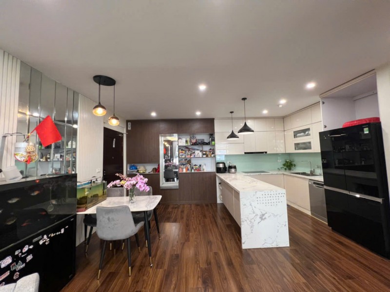 Chính chủ bán nhanh căn hộ cao cấp 3PN góc VIP - View triệu đô - Green Star Phạm Văn Đồng