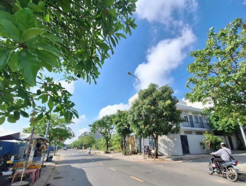 Đất nền 95m hẻm xe hơi cạnh Lê Văn Lương, 7.2 tỷ, xây tự do