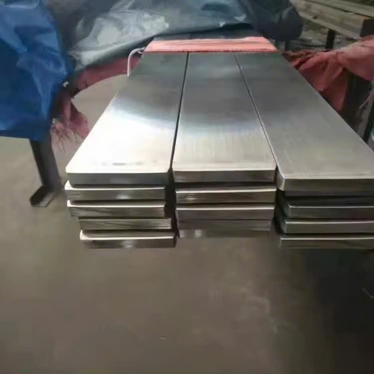 THANH LA INOX 420J2 UNICOSTEEL: LỰA CHỌN TỐI ƯU CHO CHẾ TẠO DAO KÉO VÀ LINH KIỆN ĐỘ CỨNG CAO 
