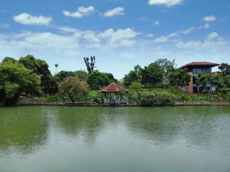 Chính chủ bán gấp lô đất view hồ tại Hòa Lạc 100m2 full thổ cư,sẵn sổ công chứng trong ngày