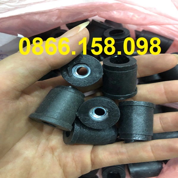 Có nên dùng nút nhựa bịt đầu ống sắt phi 19mm cho chân bàn ghế không