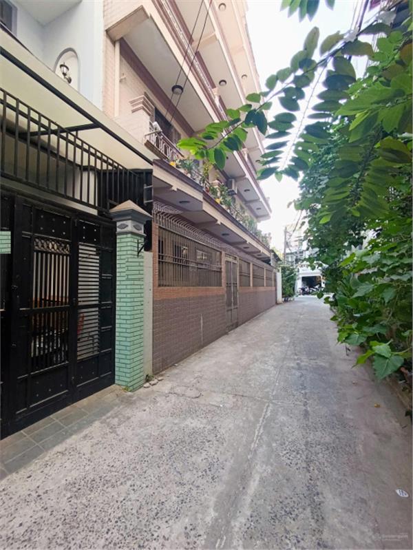 Gần Đại Học Công Nghiệp - Gần Bệnh Viện Quân Y 175! Bán nhà 3 lầu đúc (4,5x15m) + 4 phòng WC riêng