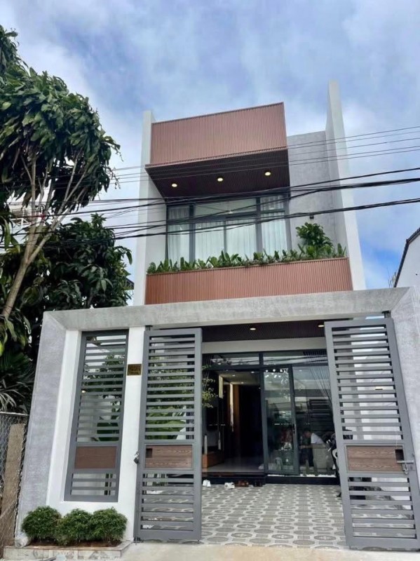 Gần bến xe Quận 8, ngang 5m, Phân Lô, Tặng nội thất 5 tỷ, Trịnh Quang Nghị - 0931172218