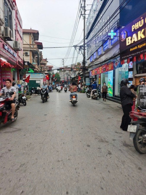 MẶT PHỐ GẦN KCN BẮC THĂNG LONG, GIÁ 11.8 TỶ — CHẬM MỘT NHỊP DỄ VUỘT