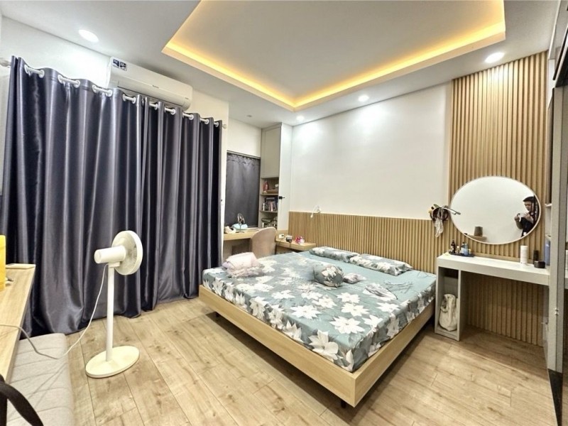 NHÀ ĐẸP 4 TẦNG - NGANG HƠN 4M -DÀI 15M -QUẬN BÌNH THẠNH