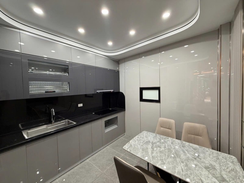 Bán gấp nhà Quan Nhân: 38m2 x 5 tầng kiên cố, nội thất xịn, giá cực tốt 11 tỷ.