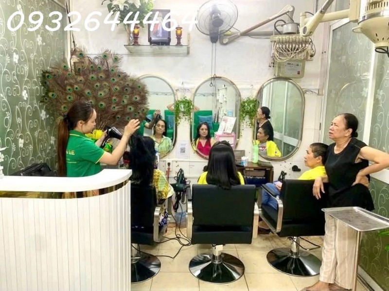 CẦN SANG TIỆM NAIL PHÚ NHUẬN  VỊ TRÍ ĐẸP, KHÁCH ỔN ĐỊNH